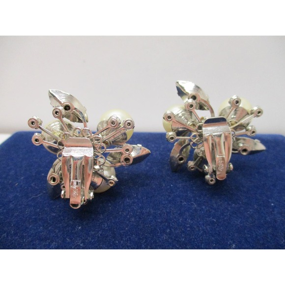 Vintage Judy Lee Silver AB Rhinestone Pearl Flower Spray Clip on Earrings - Picture 9 of 10